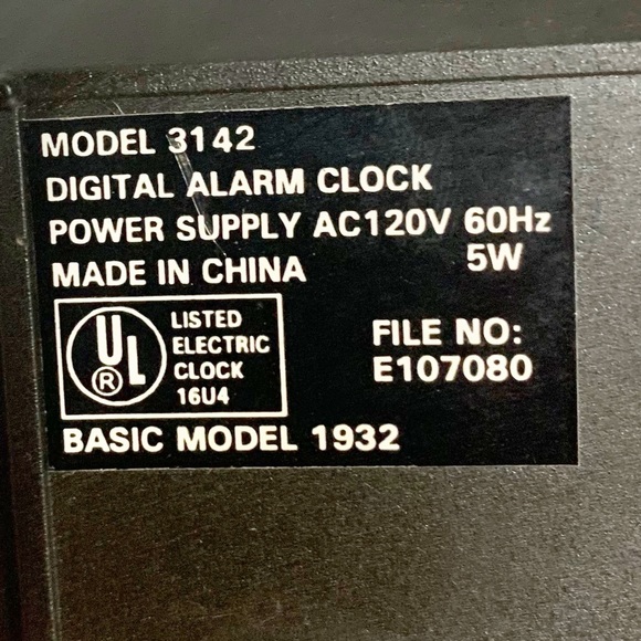 Vintage Advance Model 3142 Digital Alarm Clock Electric and Battery Powered ⏰ - Picture 6 of 9